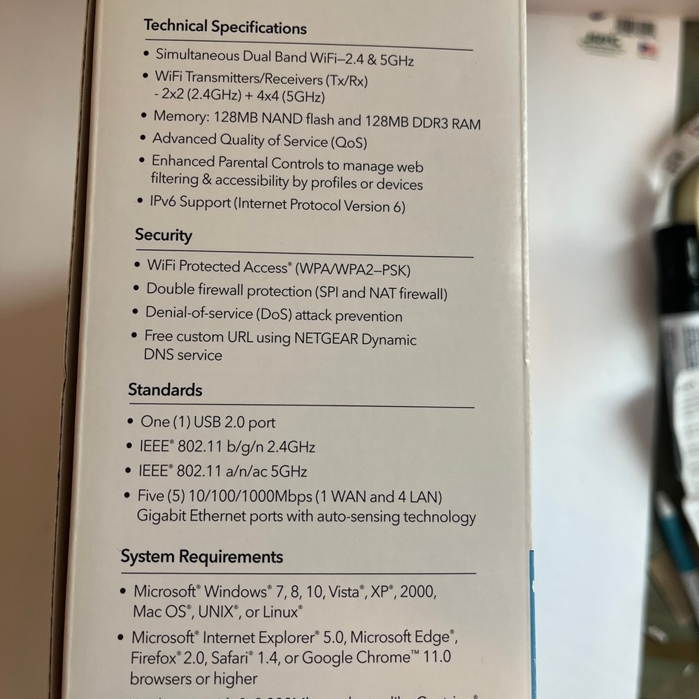 NETGEAR Dual-Band WiFi Router - Black - Picture 6 of 7
